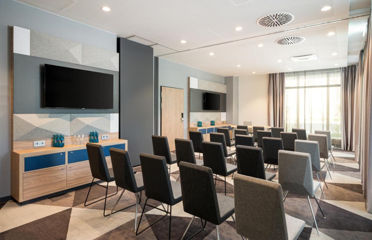 Holiday Inn Express - Rosenheim By Ihg Exterior foto
